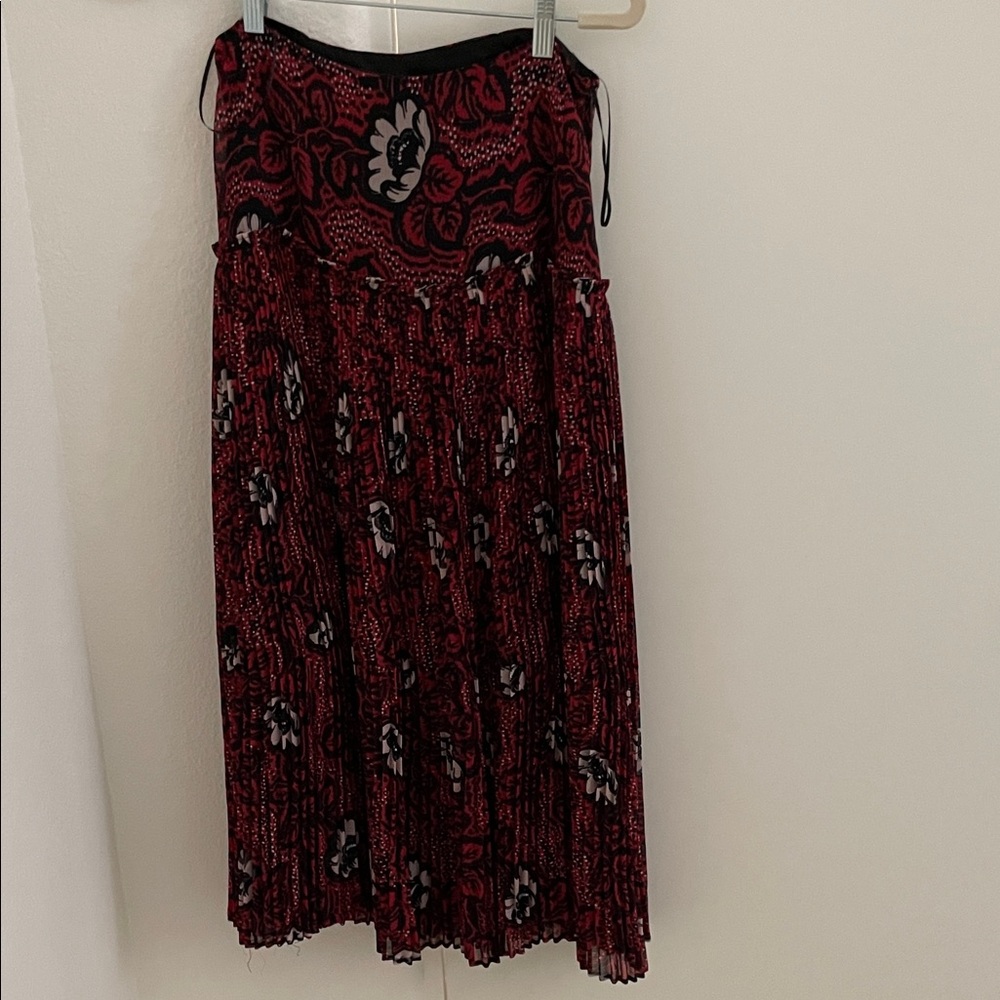 NWT Ted Baker London Red and Black Pleated Midi Skirt. Ted Baker size 2 = US 4/6